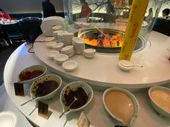 自助调料区-三人行骨头王火锅(长寿店)