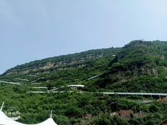 -百里峡七彩艺术小镇