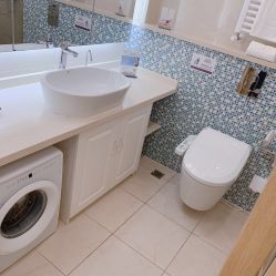 -海豚湾高端月子会所(黄浦店)