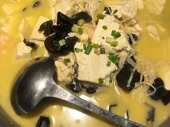 锅仔柴火豆腐-雲蜀龙阁·金牌水煮鱼(方庄店)