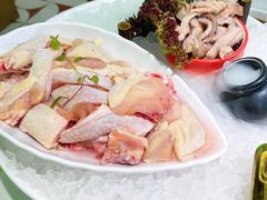 -洪氏嗨捞·广东猪肚鸡·椰子鸡火锅(西咸万象城店)