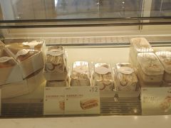 面包甜点陈列柜-Cafe on warm(丹霞店)