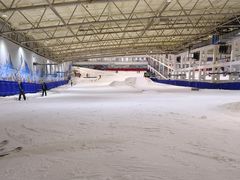 -乔波室内滑雪场