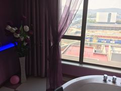 -天鹅恋主题酒店(光谷广场步行街店)