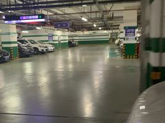 -百联中环购物广场-停车场