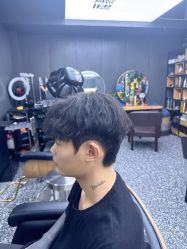 点击看大图 -藤野造型专业烫染接发