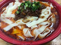 -雷祖芳老妈蹄花店