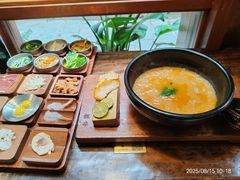 -银米·云南传统过桥米线(双廊黑金冠店)