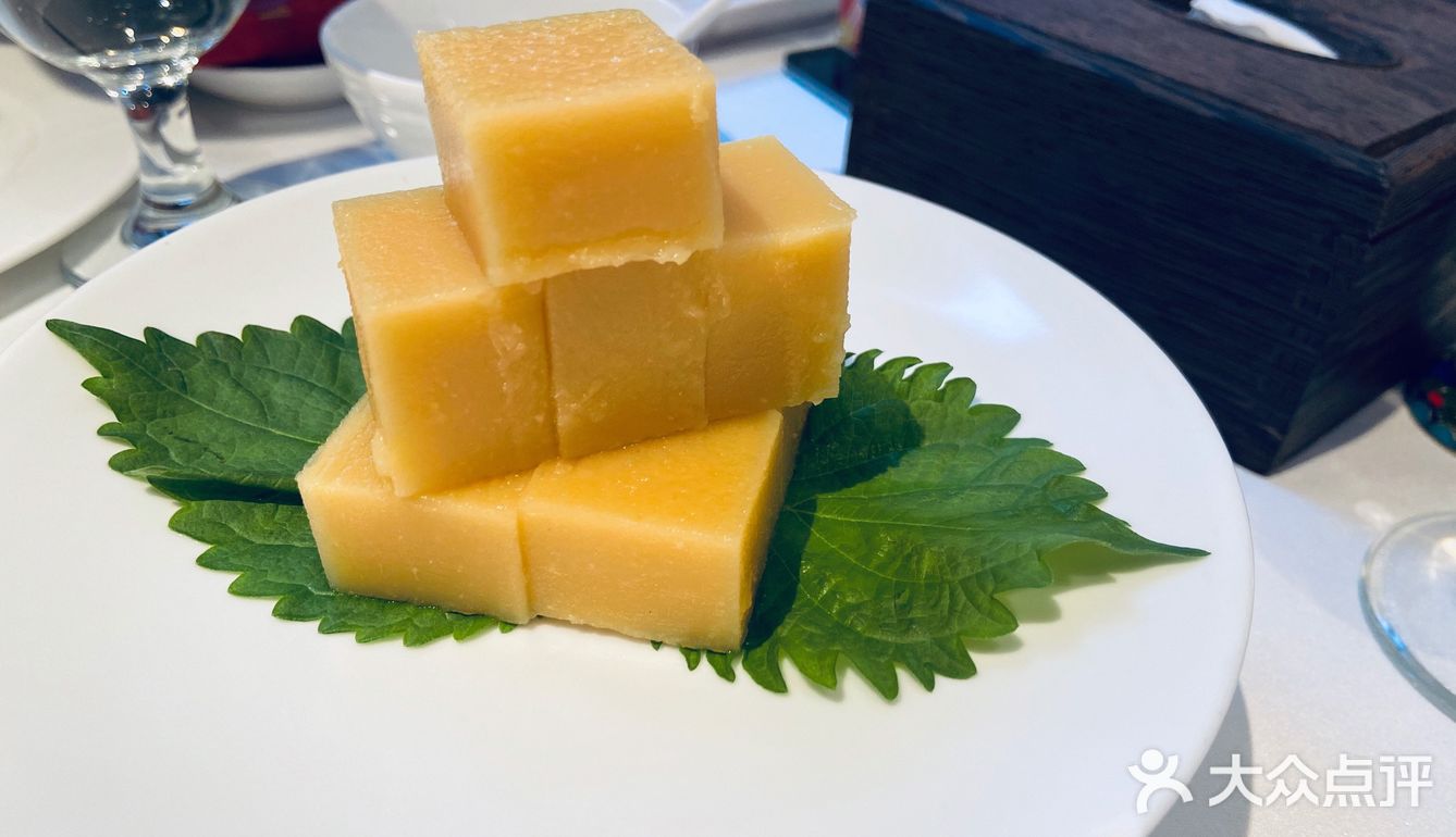三人可能合适些「酥香嫩烤鸭」皮特别脆