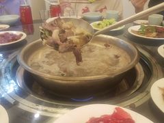 -周老三跷脚牛肉·全牛火锅(非遗传承店)