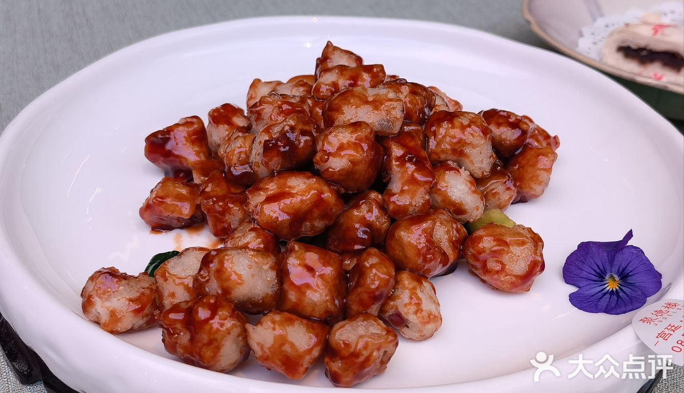 距离家非常近，正好五一聚餐选择这里真是太好了！