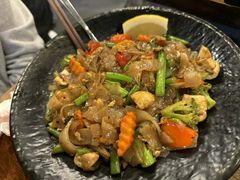 -Show Neua Thai Street Food