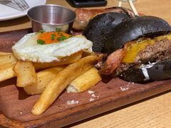 特色汉堡-HELLO 27 意面·沙拉·帕尼尼