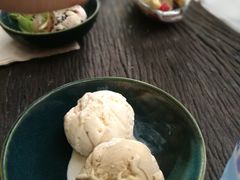 -莓园冰淇淋店