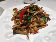 -清真八大碗(G6辅路店)