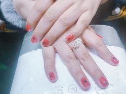 -进巍美甲美睫