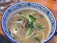 -辣叨叨·江西小炒锅气米粉(南京西路店)