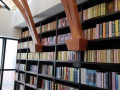 -钟书阁(松江泰晤士小镇店)