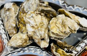 Large Oyster in Pressure Cooker