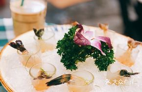 Signature Thai Shrimp Salad