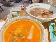 酸辣海鲜汤河粉-米纸越南小馆(金鹰世界店)