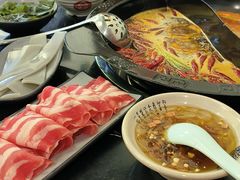 -重庆川渝肥妹火锅