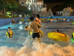 -平湖九龙山乐满地水上乐园