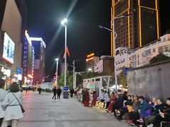 -沃尔玛咸宁市温泉路35号沃尔玛购物广场(咸宁温泉路店)