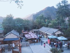 -百里峡七彩艺术小镇