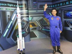 -厦门帷幕开啦红地毯蜡像艺术馆