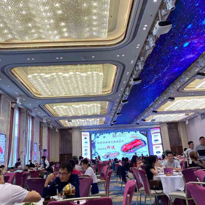 圣丰盛宴酒家(东城店)-"点了北京片皮鸭168一只,但是把表皮切去.