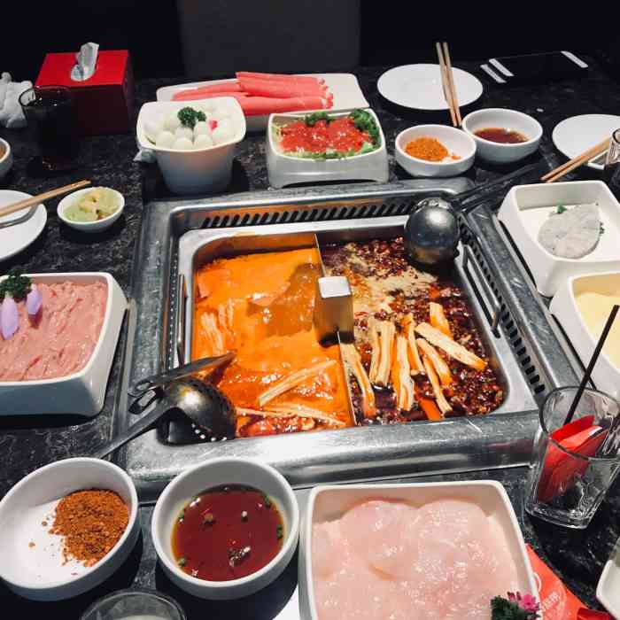 海底捞火锅(群光广场店)-"今天必须吹爆海底捞!海底捞简直是被.