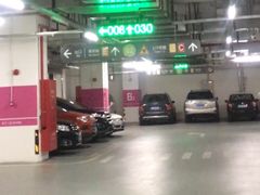 -虹桥天地-停车场