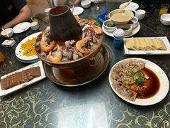 -一口猪海鲜浑锅·东北家常菜