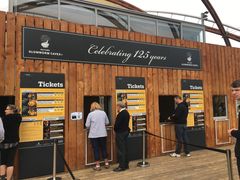 -怀托摩萤火虫洞