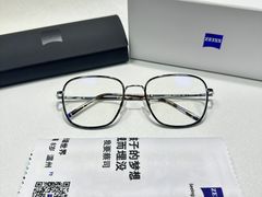 -三目眼镜·蔡司视觉合作店(青浦宝龙店)