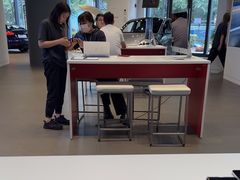-TESLA 特斯拉(上海太古汇体验店)