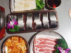 -围炉肉舍•炭烤活鳗•丹东海鲜烤肉(步行街店)