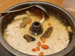 汽锅菌子肉饼-老滇山寨•云南特色菜•地方菜•民族风情歌舞表演(金碧店)