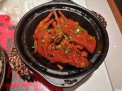 猪蹄凤爪煲-恭喜上堓砂锅焗·海鲜大排档(闵行龙湖店)