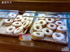 甜甜圈-巴黎贝甜(大宁国际商业广场店)