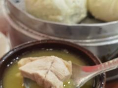-胡成记口蘑龙眼包子(盐道街店)
