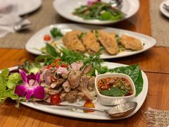 烤猪颈肉-Chom Cafe and Restaurant