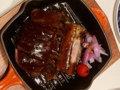 黑椒汁生烧安格斯牛肋骨-炳胜私厨(万象前海店)
