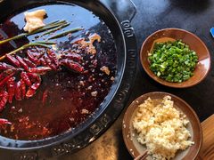 -虎贲三拖八老火锅(洋人街店)