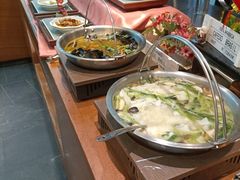 自助取餐区-聚春园自助餐厅(东街口店)