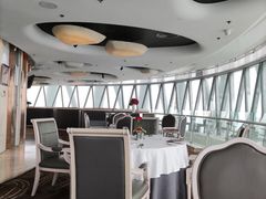 -广州塔卢特斯法国旋转餐厅