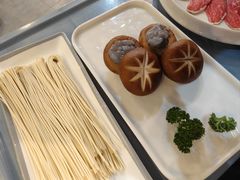 香菇酿黑虎虾滑-喜聚薈·花膠雞海鮮火鍋(越秀店)