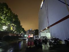 -沃尔玛上海田林店-地面停车场