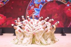 -尚美霓裳晚礼服·合唱服·舞蹈演出服租赁定制